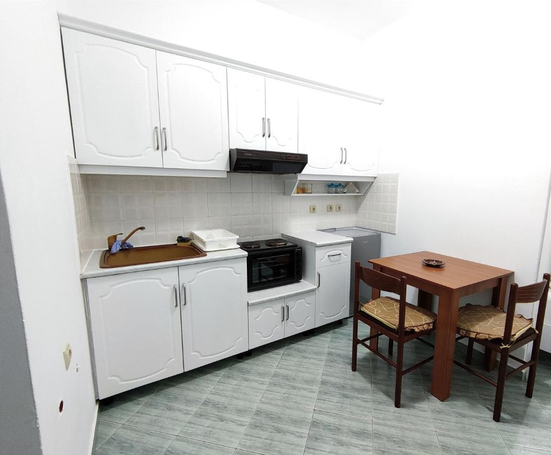 Joen Apartments Sarandë Esterno foto