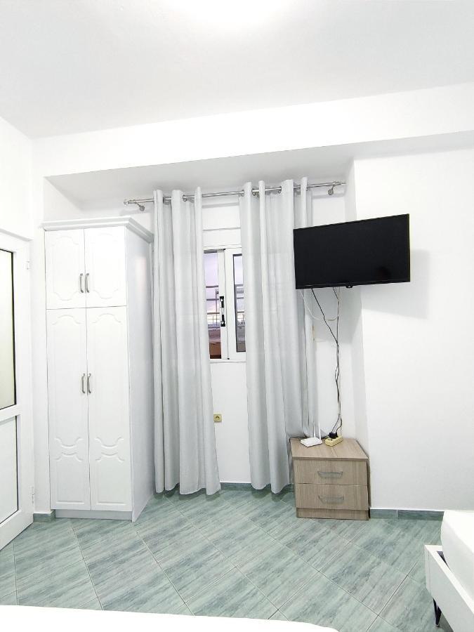 Joen Apartments Sarandë Esterno foto