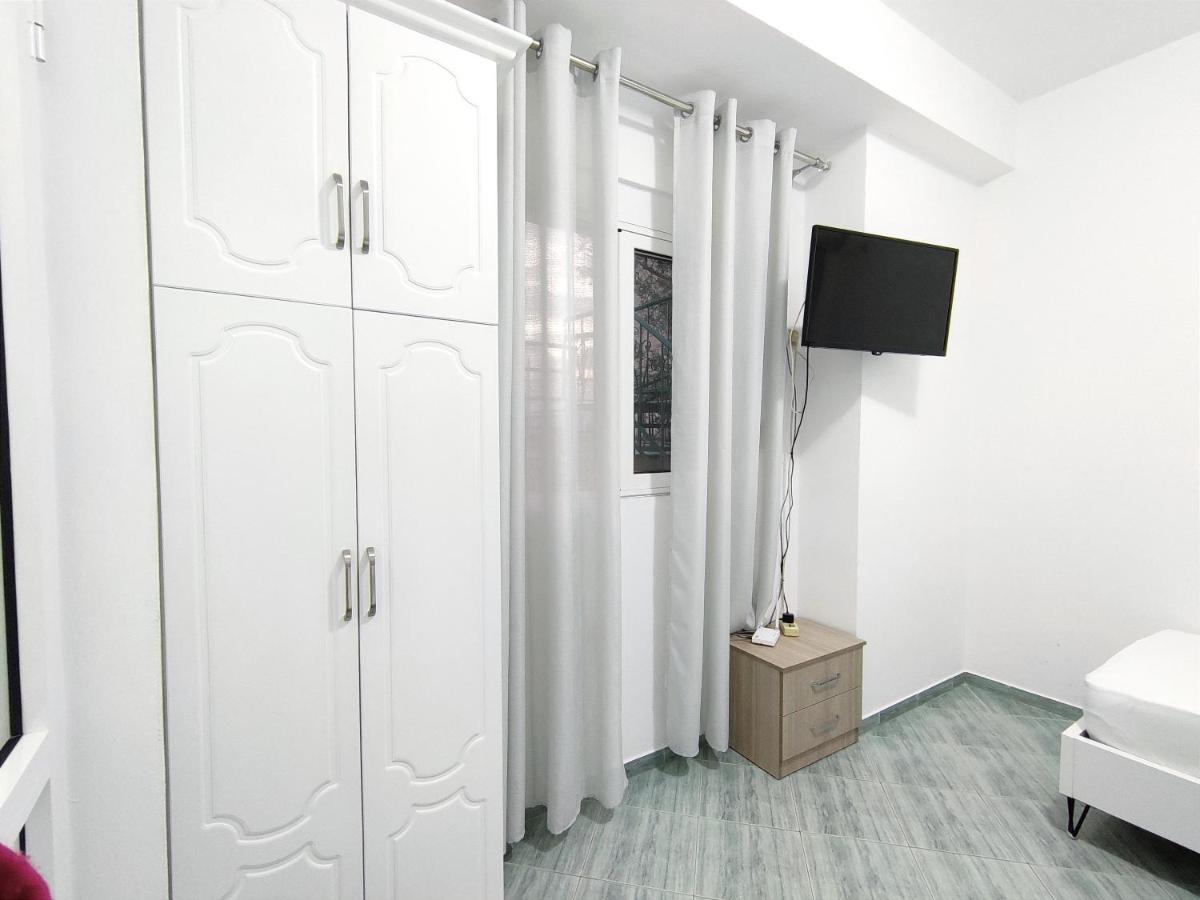 Joen Apartments Sarandë Esterno foto