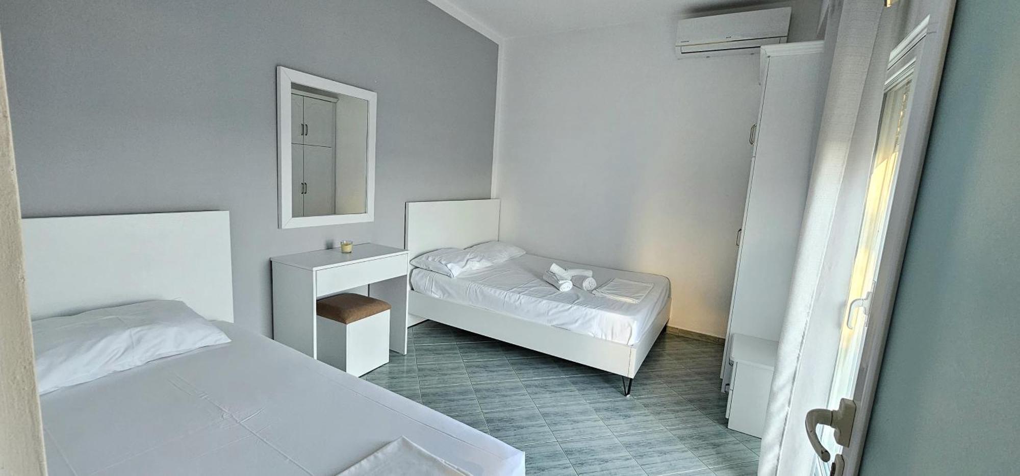 Joen Apartments Sarandë Esterno foto