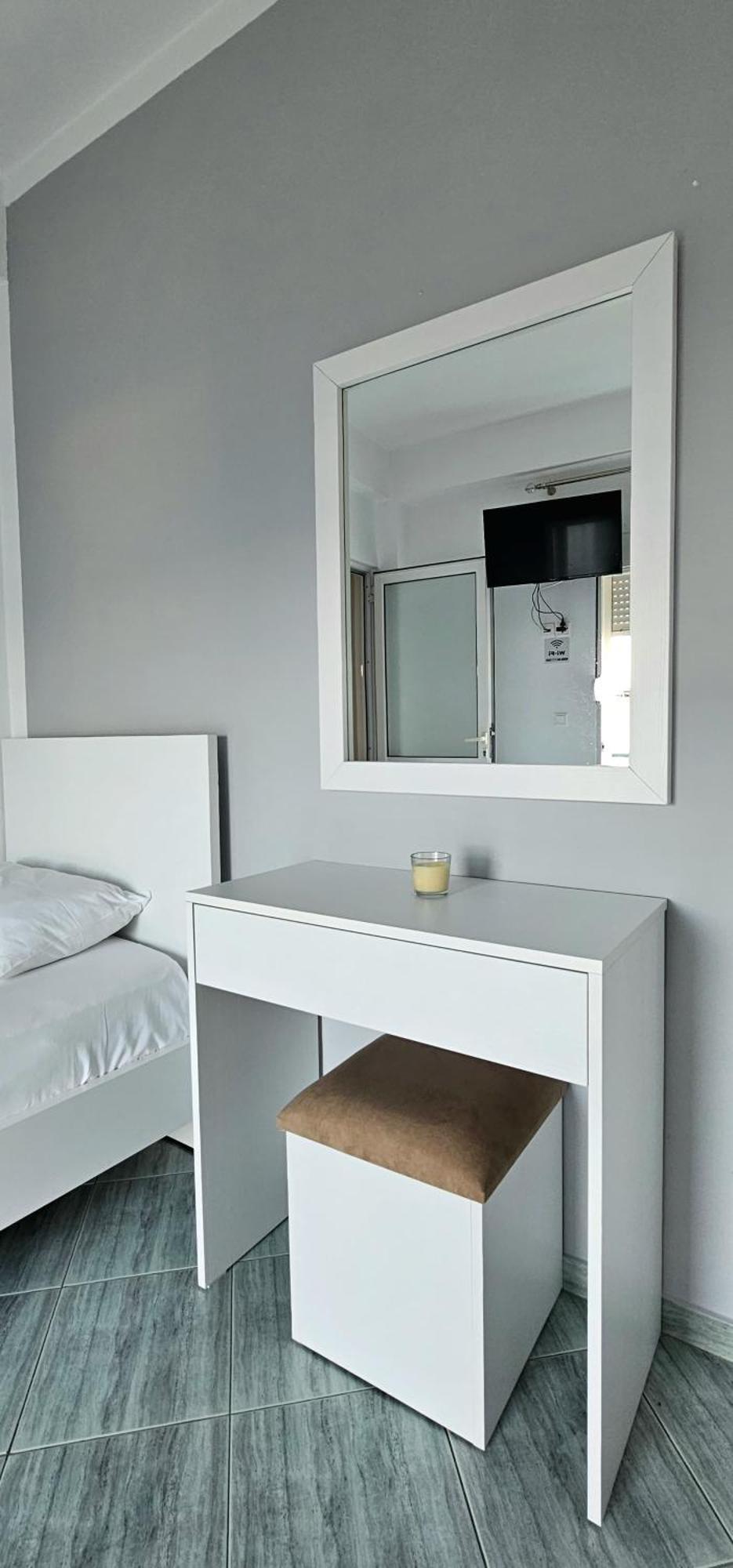 Joen Apartments Sarandë Esterno foto