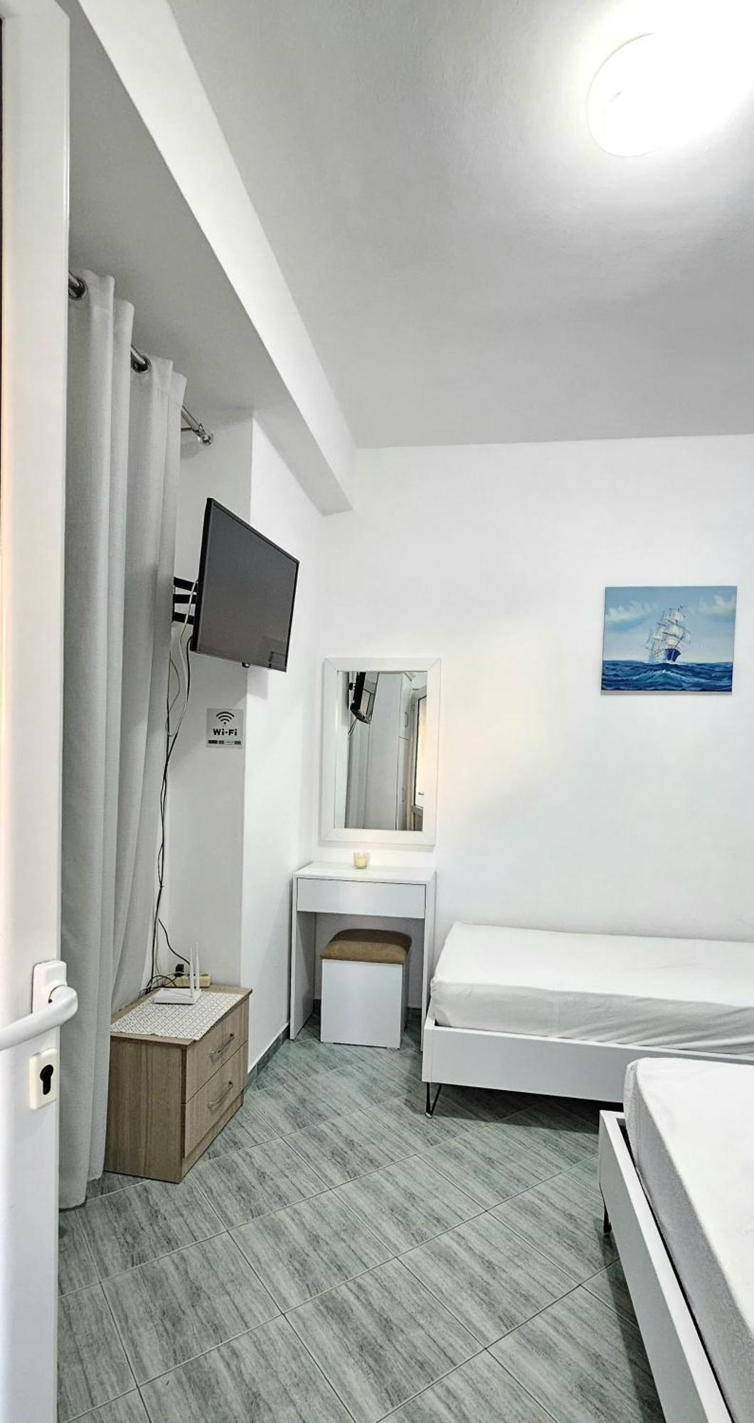 Joen Apartments Sarandë Esterno foto