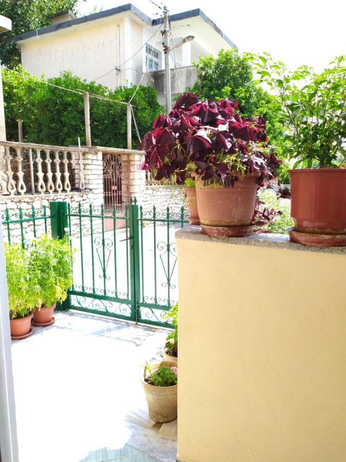 Joen Apartments Sarandë Esterno foto